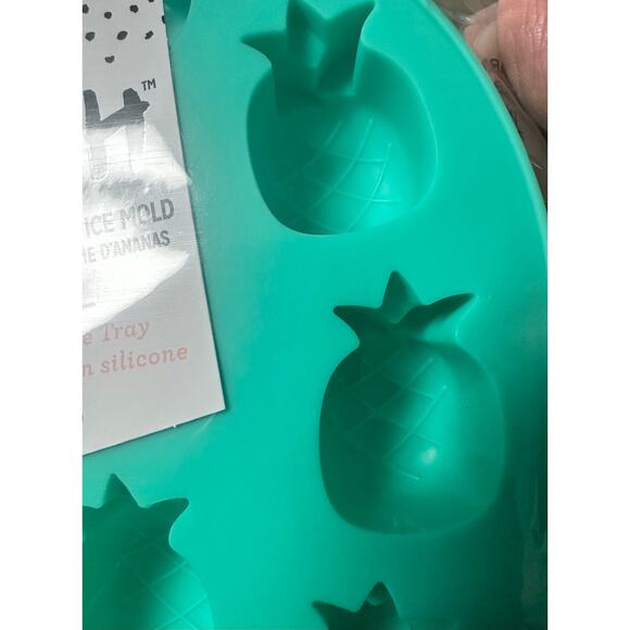 Blush Pineapple Shaped Ice Mold - BPA Free - Picture 3 of 5